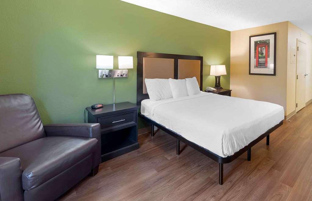 Extended Stay America Suites - Raleigh - Cary - Harrison Ave Rom bilde
