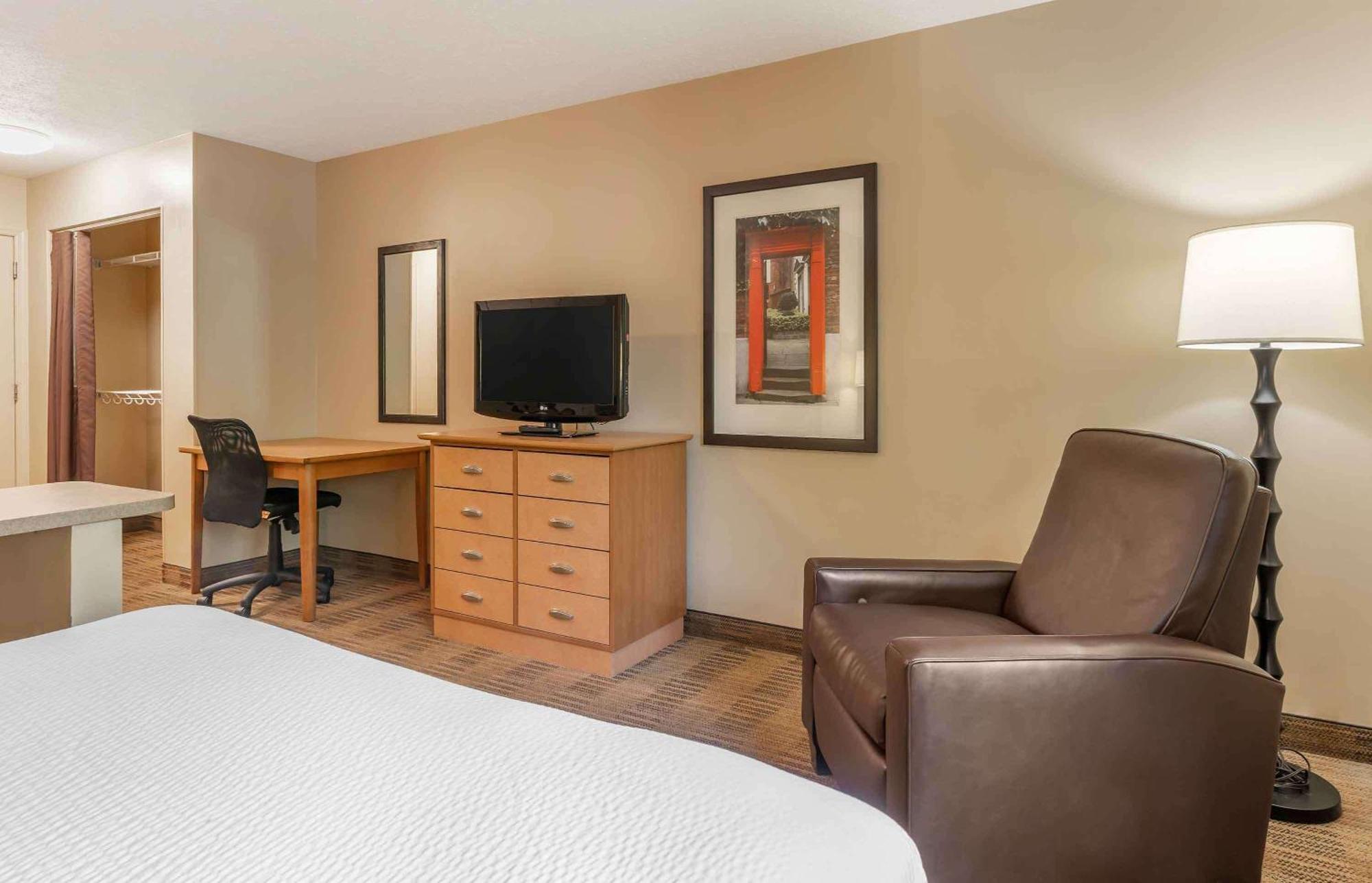 Extended Stay America Suites - Raleigh - Cary - Harrison Ave Eksteriør bilde