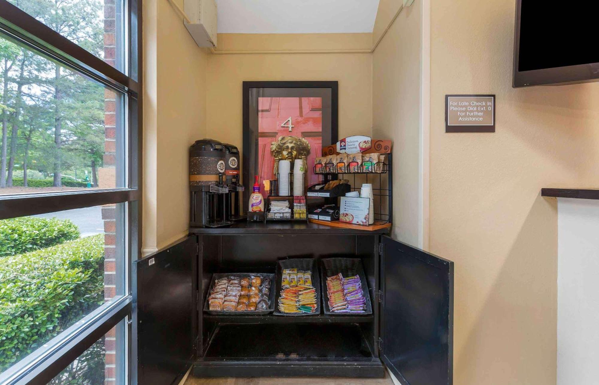 Extended Stay America Suites - Raleigh - Cary - Harrison Ave Eksteriør bilde