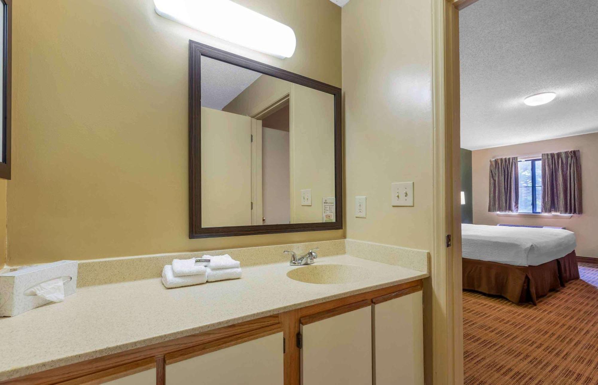 Extended Stay America Suites - Raleigh - Cary - Harrison Ave Eksteriør bilde
