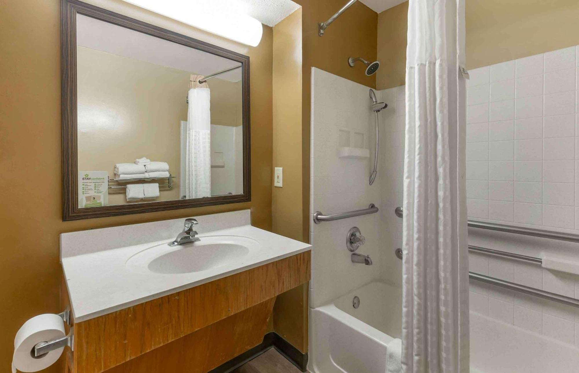 Extended Stay America Suites - Raleigh - Cary - Harrison Ave Eksteriør bilde