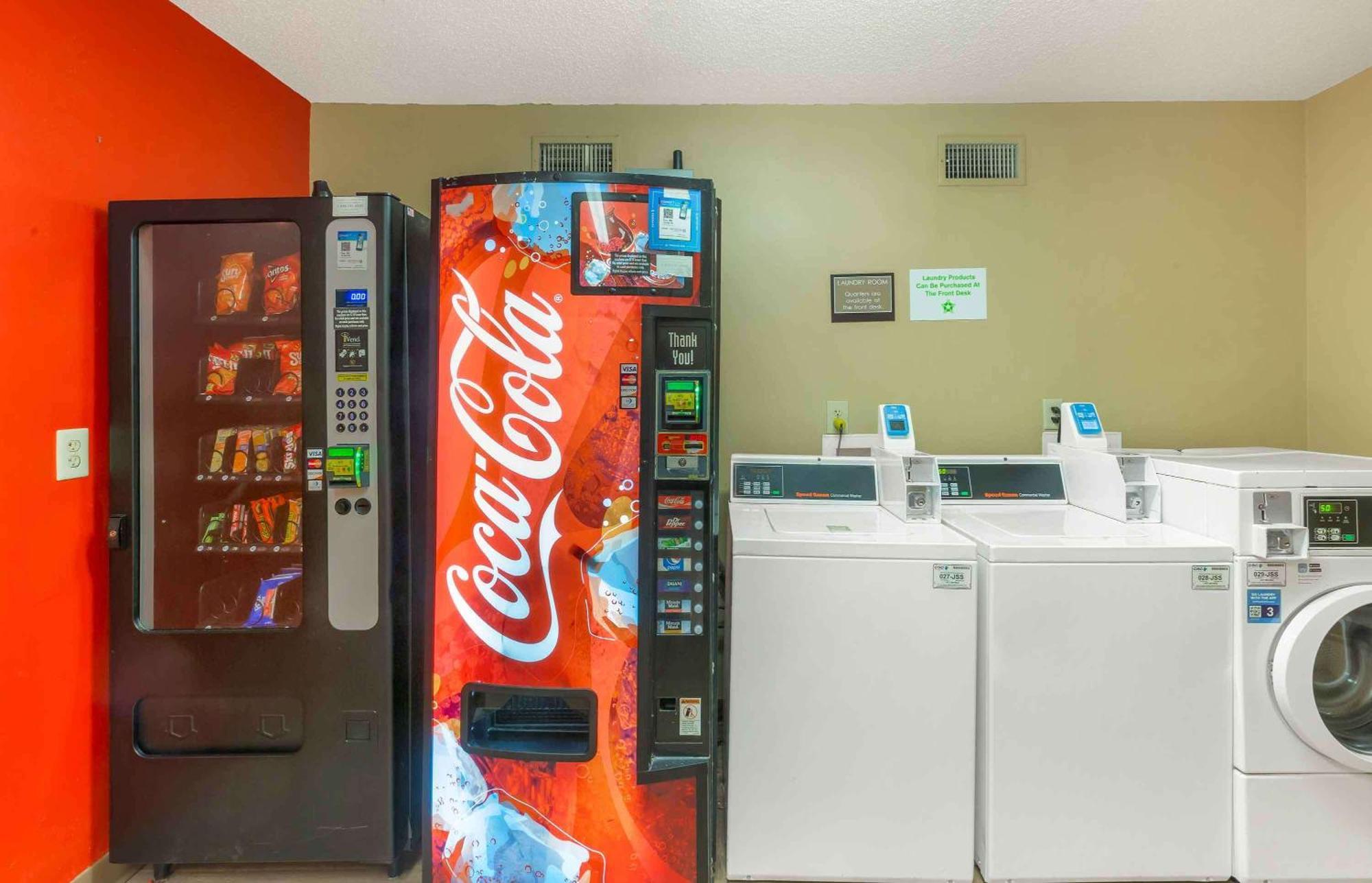 Extended Stay America Suites - Raleigh - Cary - Harrison Ave Eksteriør bilde