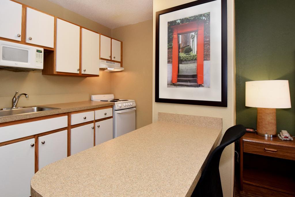 Extended Stay America Suites - Raleigh - Cary - Harrison Ave Eksteriør bilde