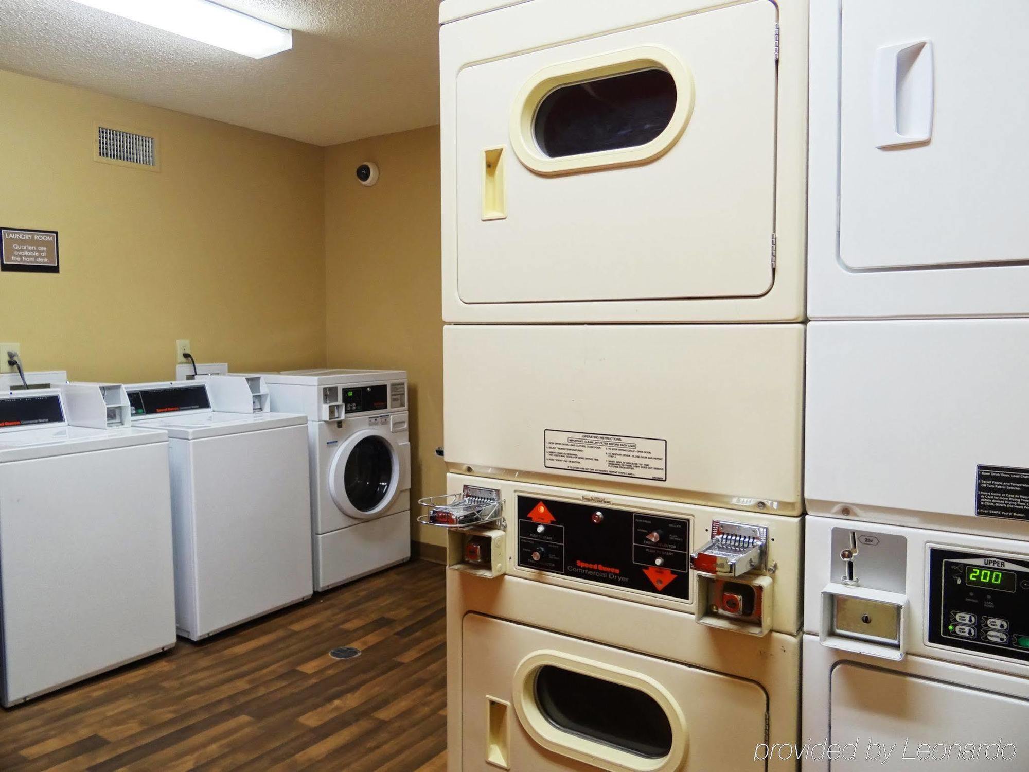Extended Stay America Suites - Raleigh - Cary - Harrison Ave Eksteriør bilde
